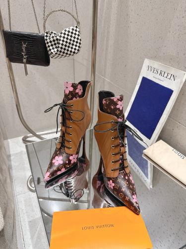 بوت من لوي فيتون