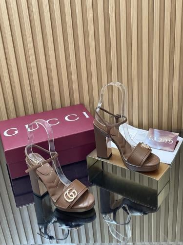 هيلز قوتشي انيق جدا