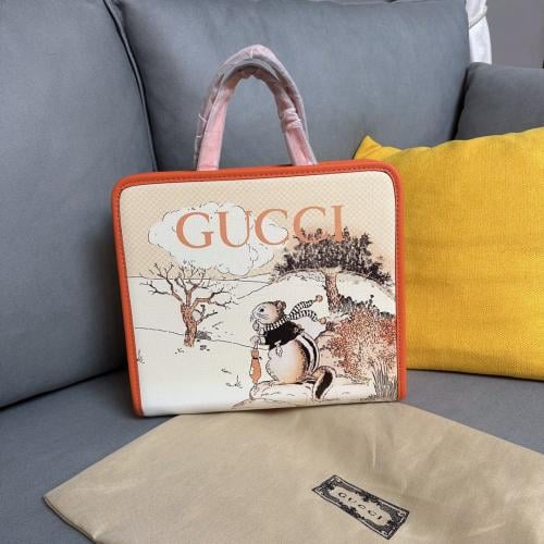 حقيبة أطفال قوتشي مقاس 28 سم مع الملحقات