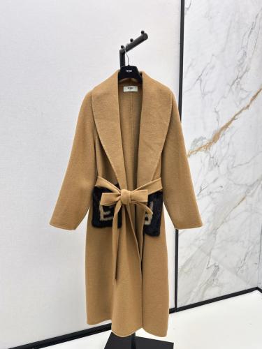 معطف انيق من فندي