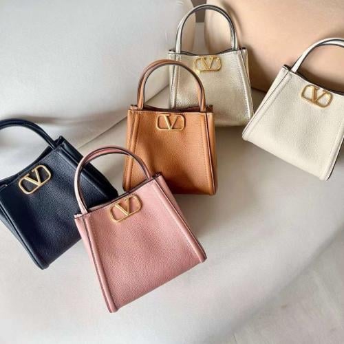 VALENTINO GARAVANI ALLTIME ماستر 19 سم