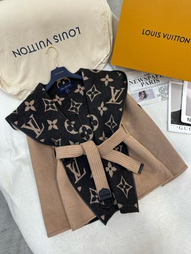 معطف رائع من لوي فيتون