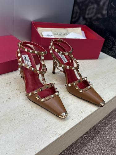 هيلز فالنتينو انيق جدا