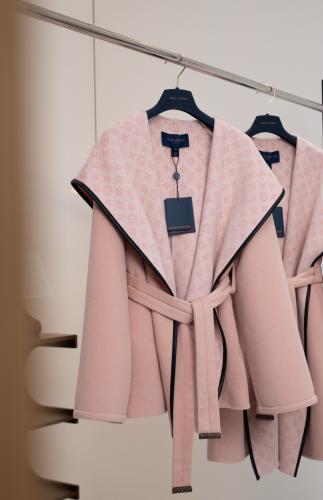 معطف لوي فيتون جميييل