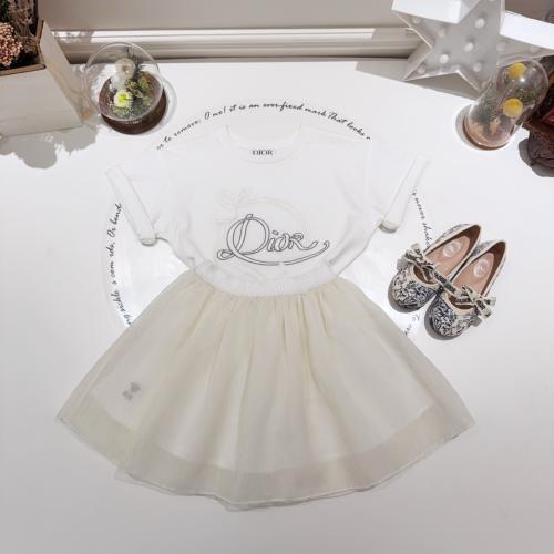 طقم اطفال ديور