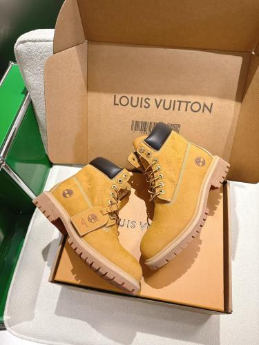 بوت جميل من لوي فيتون