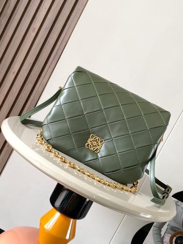 شنطة Loewe ماستر 23 cm