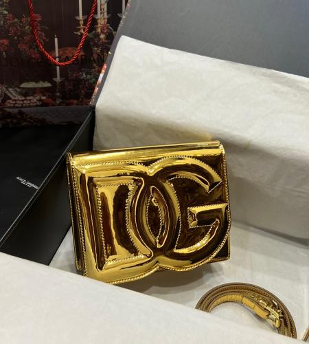 D&G مقاس 20 سم