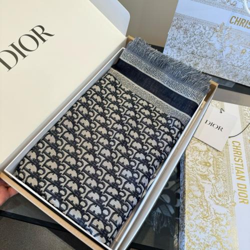 سكارف ديور مع الملحقات