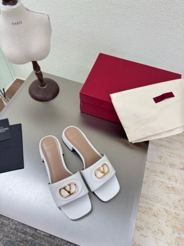 شوز فالنتينو