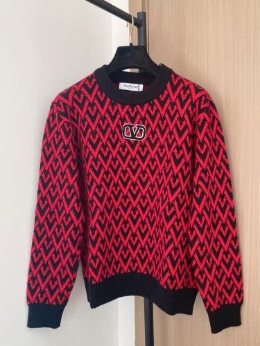 سويتر من ڤالنتينو