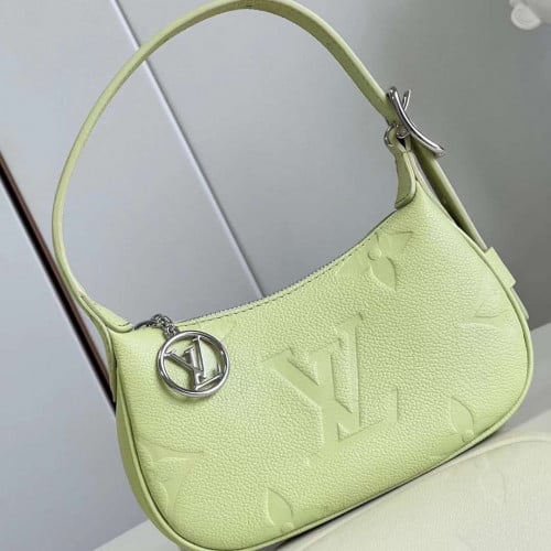 شنطه LV ماستر  20 cm
