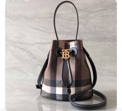 شنطة burberry ماستر 18.5 سم