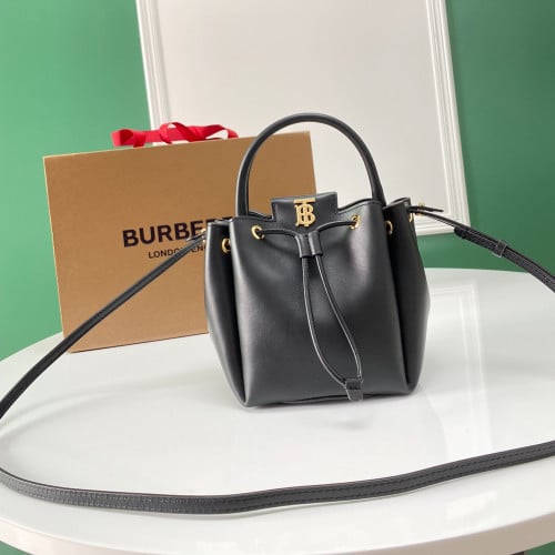 شنطة burberry ماستر 17.5 cm