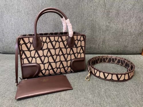 شنطة valentino ماستر 28 cm لونين