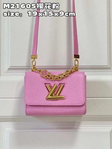 شنطه ماستر لوي فيتون