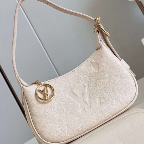 شنطه LV ماستر  20 cm