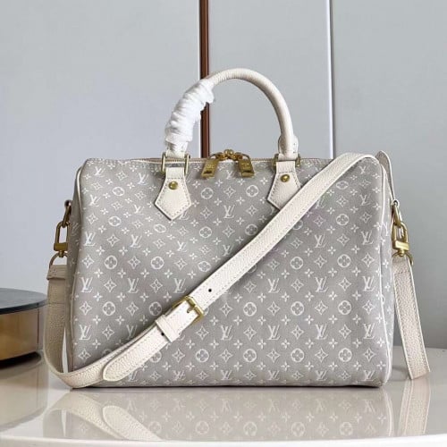 شنطه ماستر 30cm LV