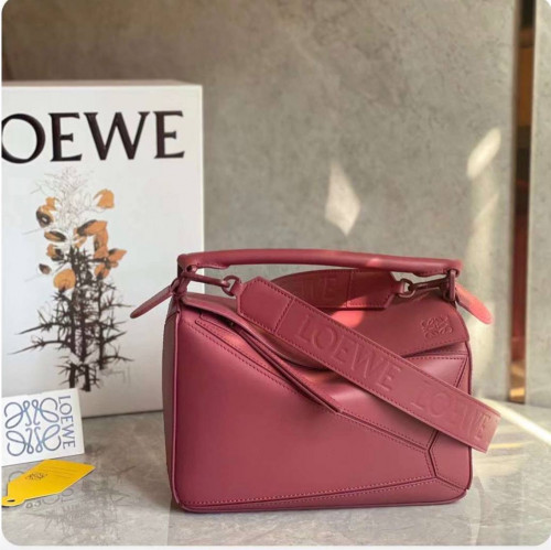 شنطة Loewe ماستر 24 cm