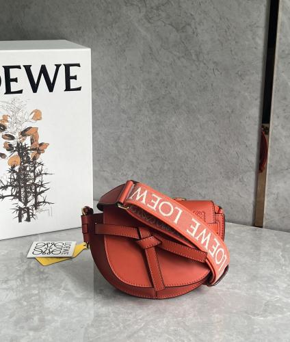 شنطة Loewe mini ماستر 21 cm