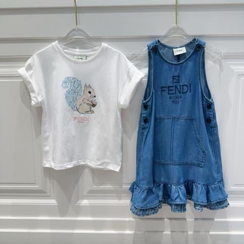 طقم اطفال فندي