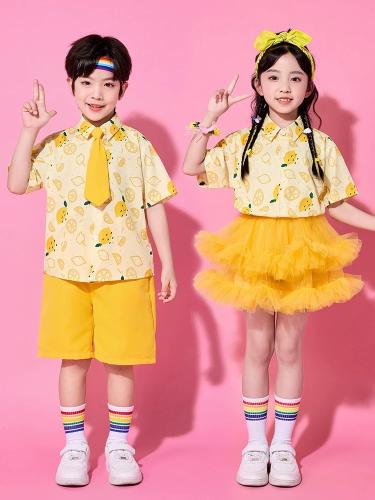 طقم اطفال بنات وأولاد مع الجوارب واكسسوار الشعر