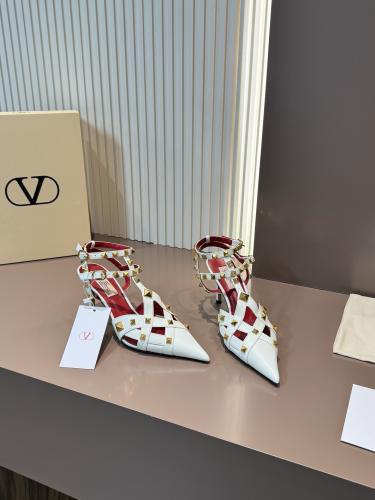 هيلز فالنتينو انيق جدا