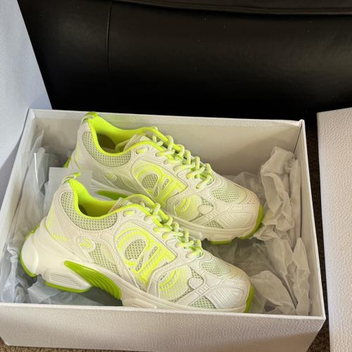 شوز انيق من ديور