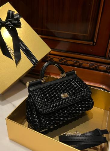 D&G مقاس 18 سم