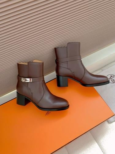 بوت انيق من Hermes