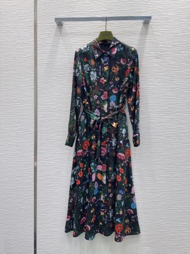 فستان من قوتشي