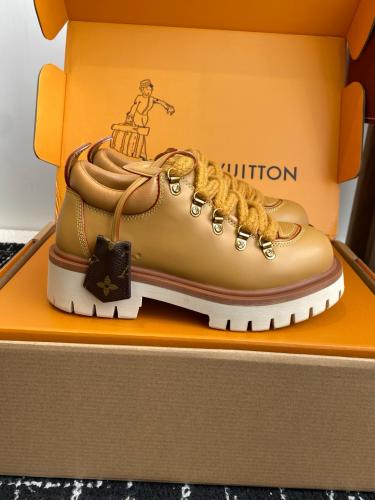 شوز لوي فيتون