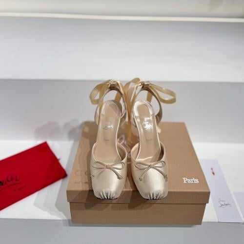 هيلز انيق من كريستيان لوبوتان