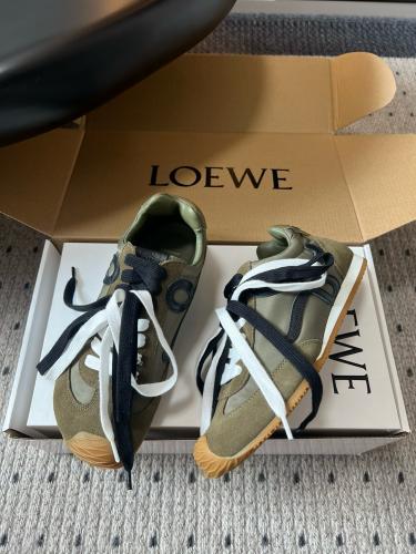 سنيكرز لويفي