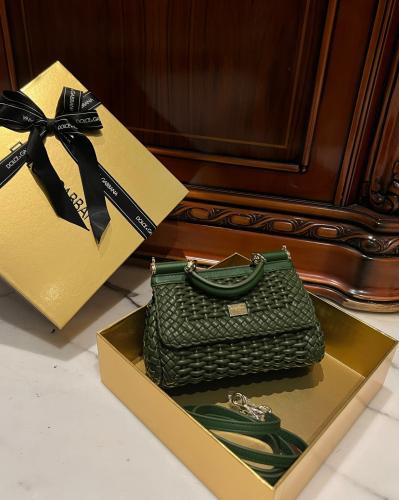 D&G مقاس 18 سم