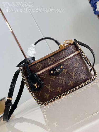 LV Vanity Chain مقاس 19 سم