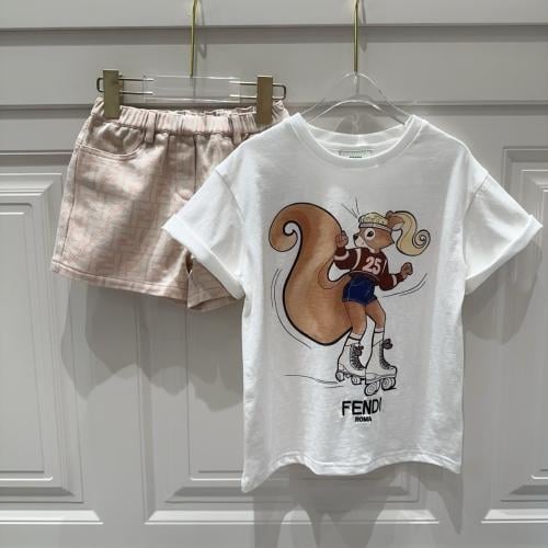 طقم اطفال فندي