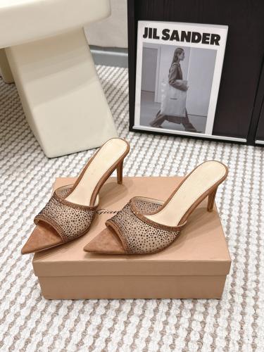 هيلز Gianvito Rossi انيق جدا