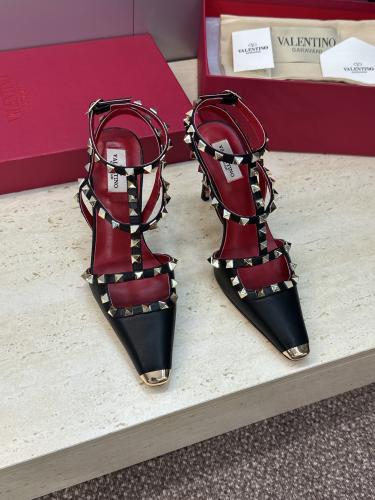 هيلز فالنتينو انيق جدا