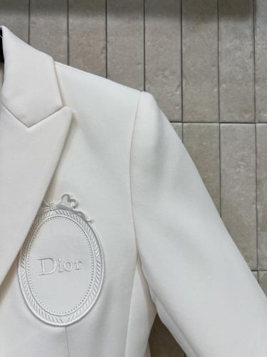 جاكيت انيق من ديور