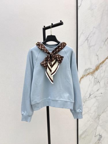 سويتر من لوي فيتون