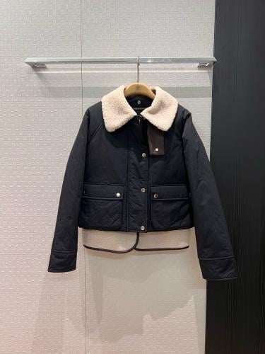 جاكيت انيق من Loewe قطعتين