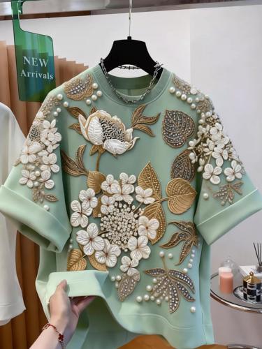 بلوزة أنيقه بأشكال مختلفه