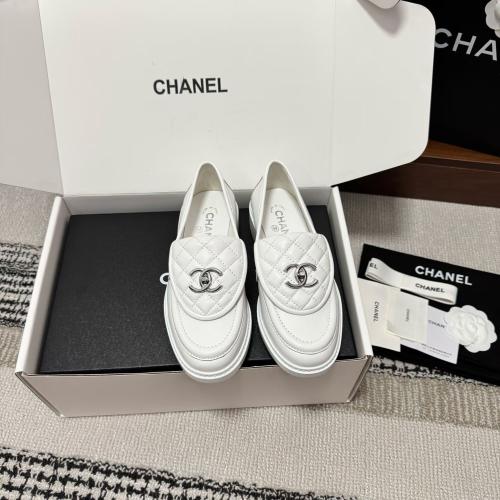 شوز انيق من chanel