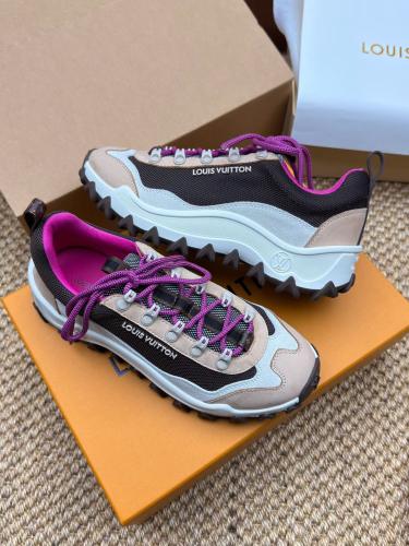 سنيكرز جميل من لوي فيتون