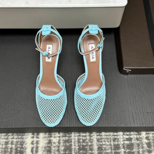 هيلز ALAIA انيق جداً