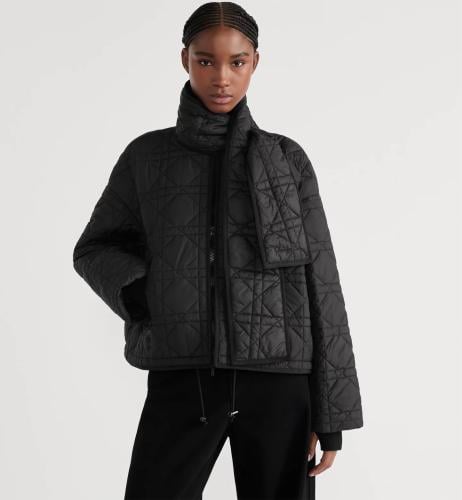 جاكيت انيق من ديور