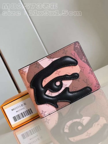 LV WALLET
