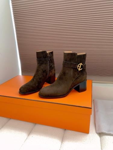 بوت انيق من Hermes