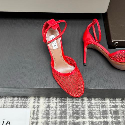 هيلز ALAIA انيق جداً